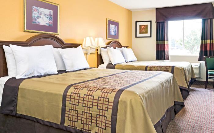 Days Inn & Suites by Wyndham Siler City