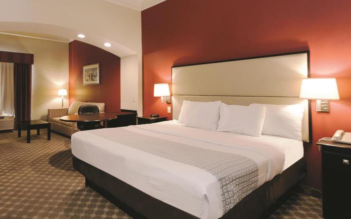 La Quinta Inn & Suites by Wyndham PCB Coastal Palms