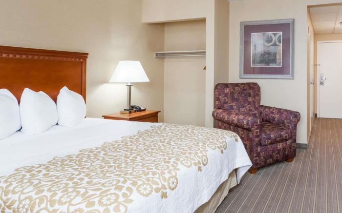 Days Inn by Wyndham Windsor Locks / Bradley Intl Airport