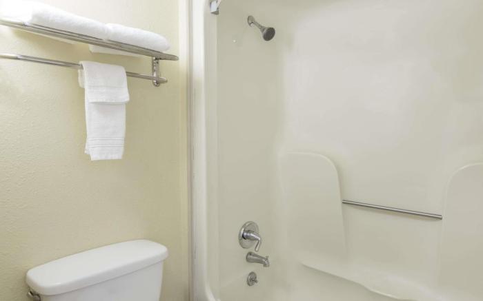 Days Inn by Wyndham College Park Airport Best Road