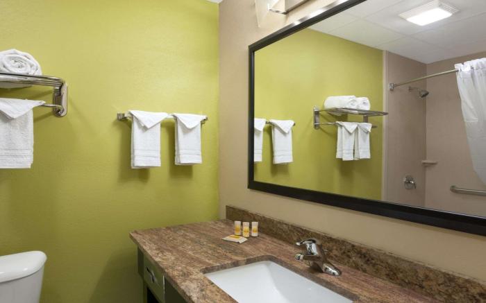 Quality Inn & Suites Glenmont - Albany South