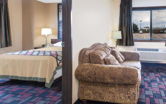 Super 8 By Wyndham Boonville