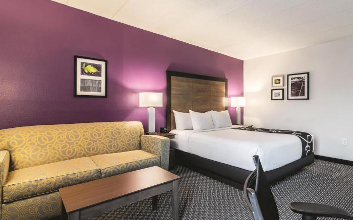 La Quinta Inn & Suites by Wyndham Salem NH