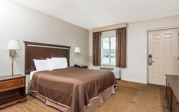 Howard Johnson by Wyndham Springfield