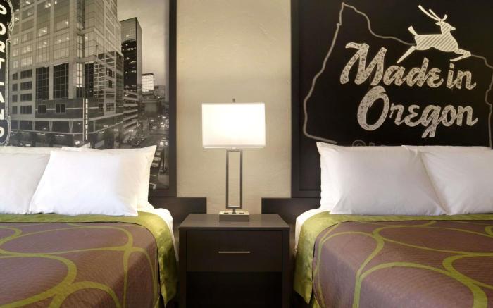 Super 8 By Wyndham Portland Airport