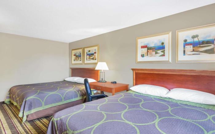 Super 8 By Wyndham Tilton/Lake Winnipesaukee