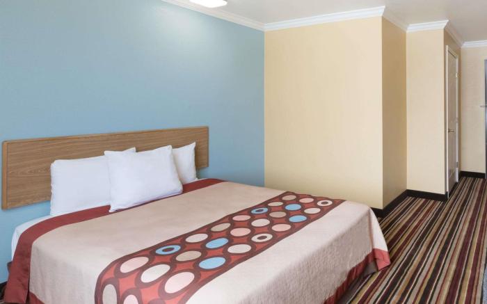Super 8 By Wyndham Midland