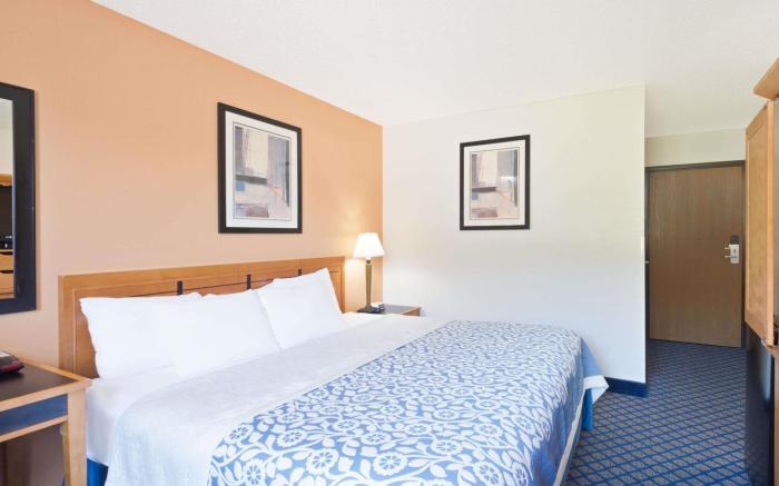 Days Inn by Wyndham Brunswick Bath Area