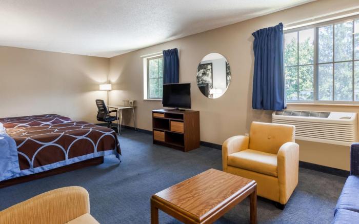 Super 8 by Wyndham East Stroudsburg/Poconos 