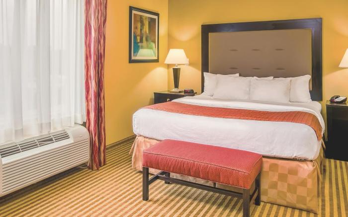La Quinta Inn & Suites by Wyndham Union City