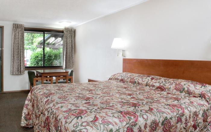 Knights Inn  Pittston PA