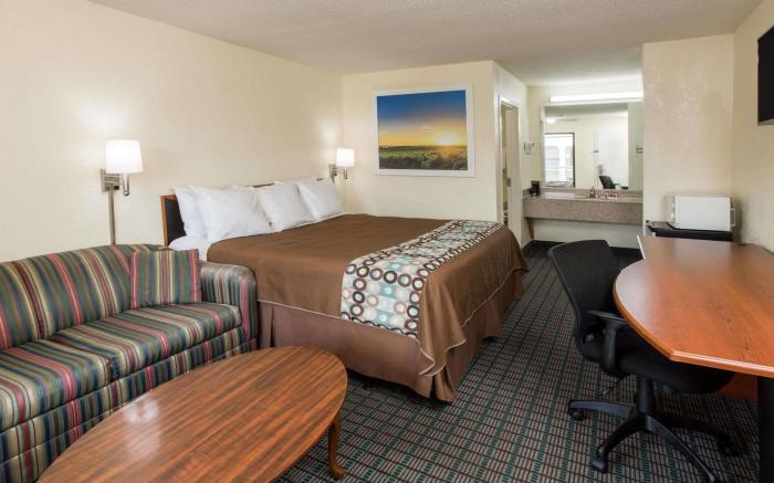 Days Inn by Wyndham Dillon