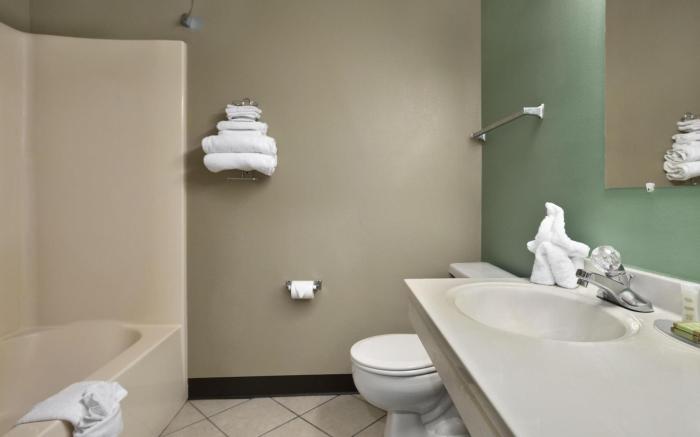 Super 8 By Wyndham Russellville