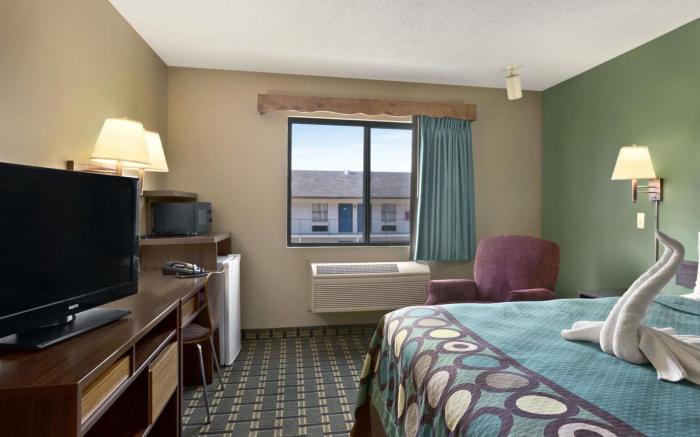 Super 8 By Wyndham Russellville