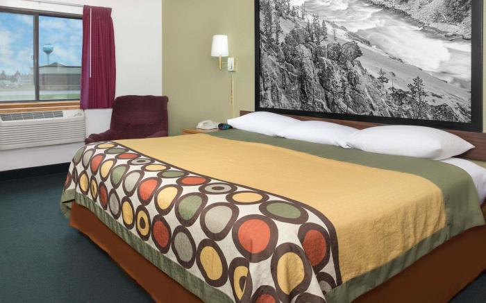 Super 8 By Wyndham Antigo