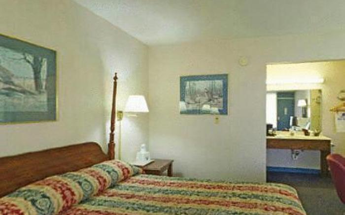 Express Airport Inn
