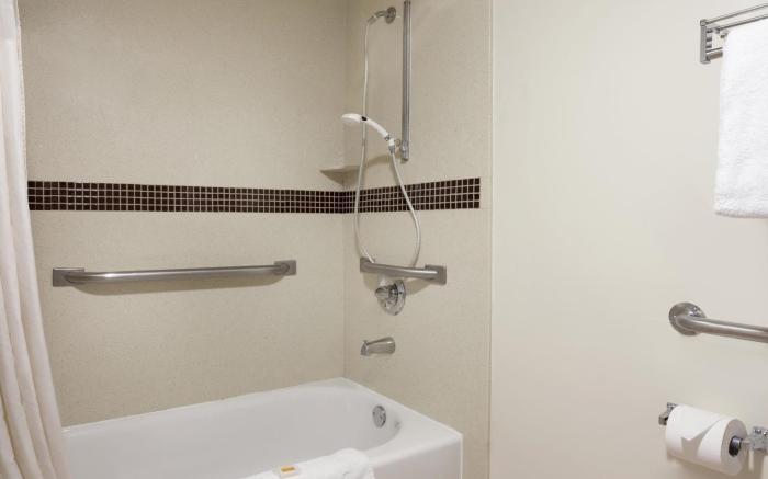 Days Inn & Suites by Wyndham Rancho Cordova