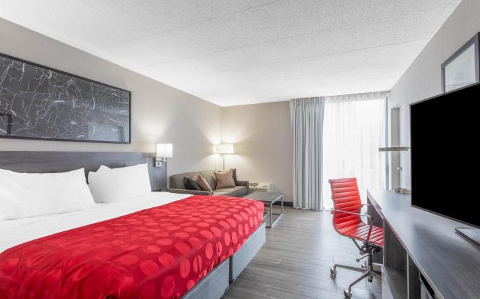 Ramada by Wyndham Hartford North / Bradley Airport