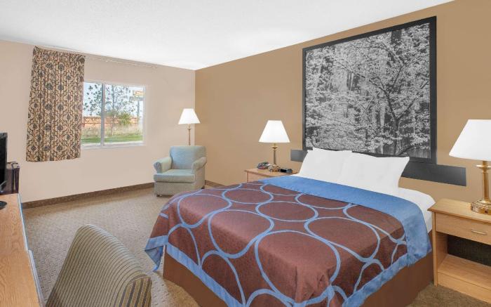 Super 8 By Wyndham Seville