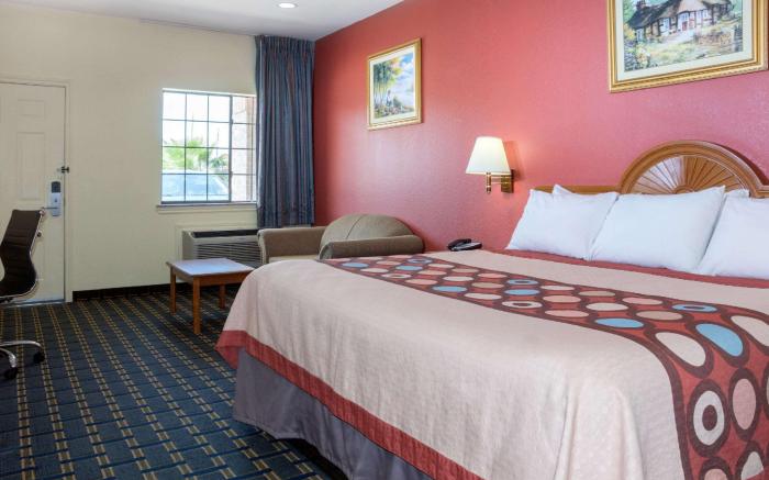 Super 8 By Wyndham Stafford Sugarland Area