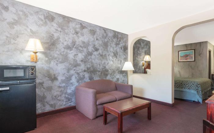 Days Inn by Wyndham Ruidoso Downs