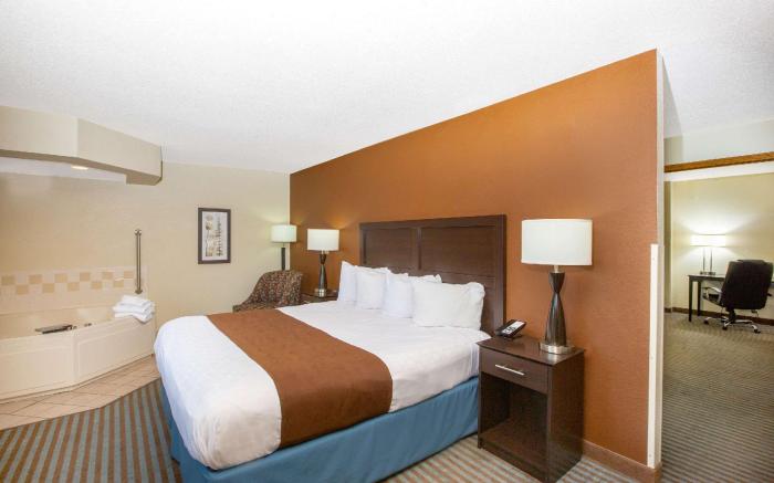 AmericInn by Wyndham Lincoln North
