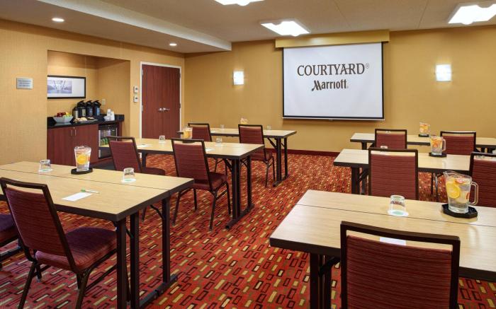 Courtyard Detroit Livonia