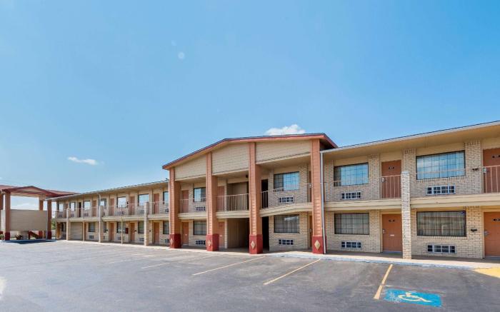 Super 8 By Wyndham Waco/Mall Area Tx