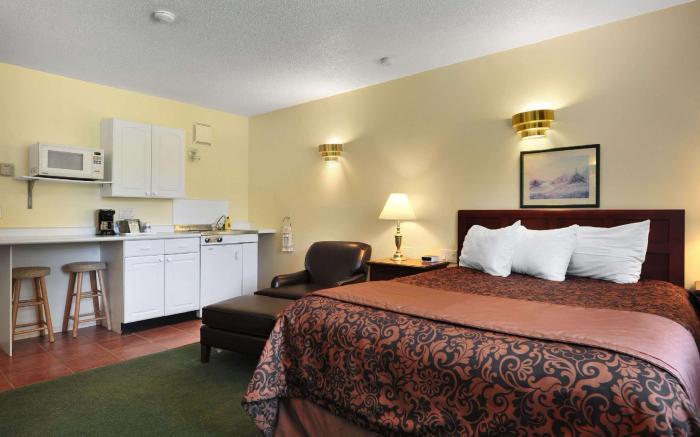 Travelodge by Wyndham Simcoe