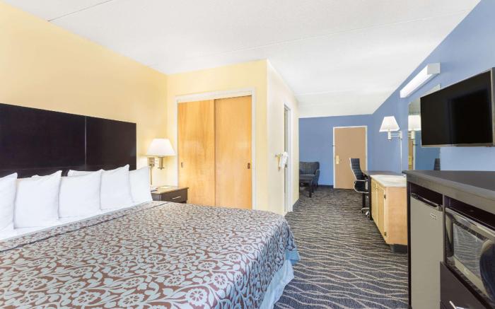 Days Inn & Suites by Wyndham Peachtree Corners/Norcross