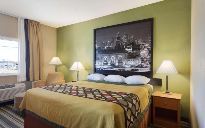 Super 8 By Wyndham Lees Summit