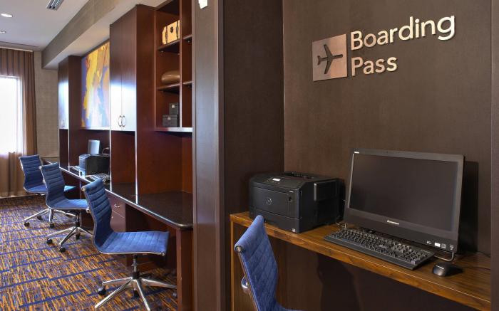 Courtyard by Marriott Hamilton
