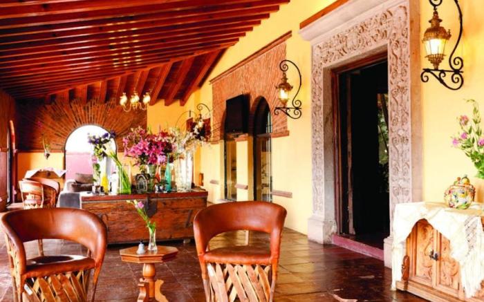 Mision Grand Casa Colorada