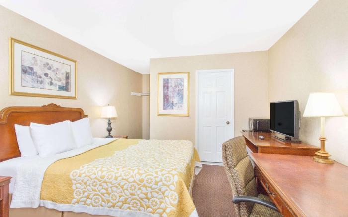 Days Inn by Wyndham Monterey-Fisherman's Wharf Aquarium