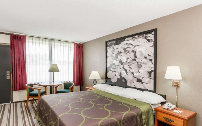 Super 8 By Wyndham Valdosta Mall