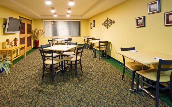 AmericInn by Wyndham Sioux Falls