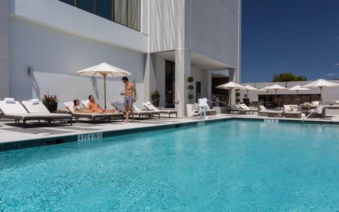 EB Hotel Miami Airport