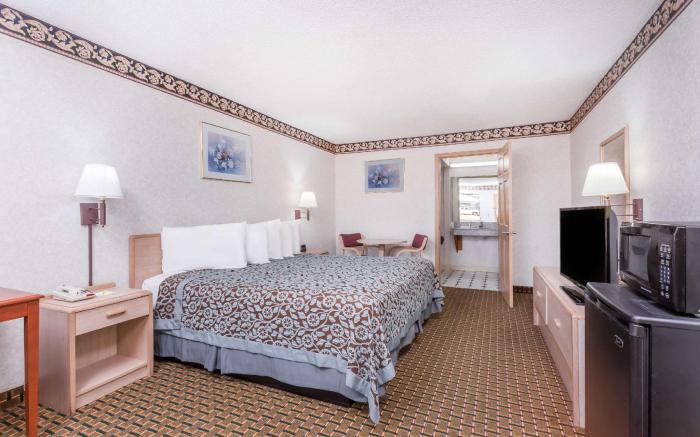 Days Inn by Wyndham Byron