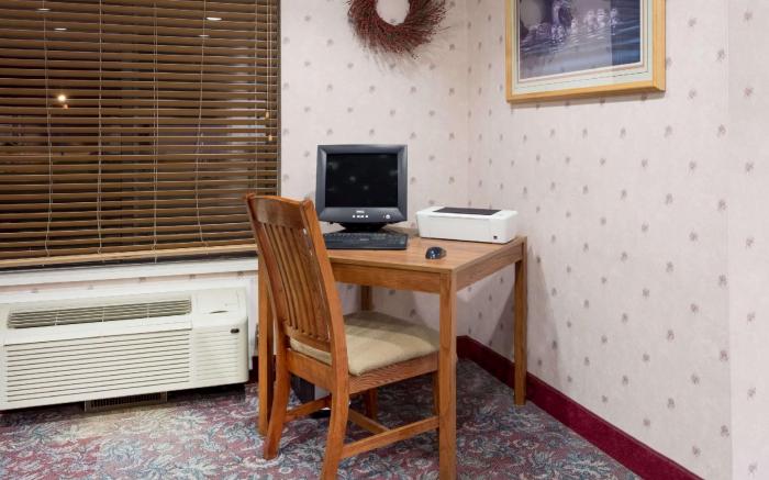 Days Inn by Wyndham Eagle River