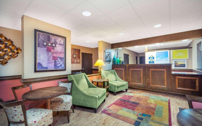 Days Inn by Wyndham Asheville North