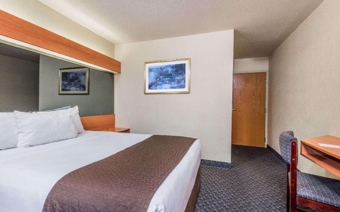 Microtel Inn & Suites by Wyndham Bethel/Danbury