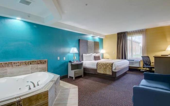 Plymouth Bay Inn and Suite