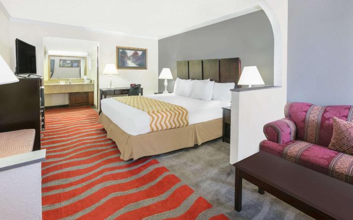 Travelodge by Wyndham Norman