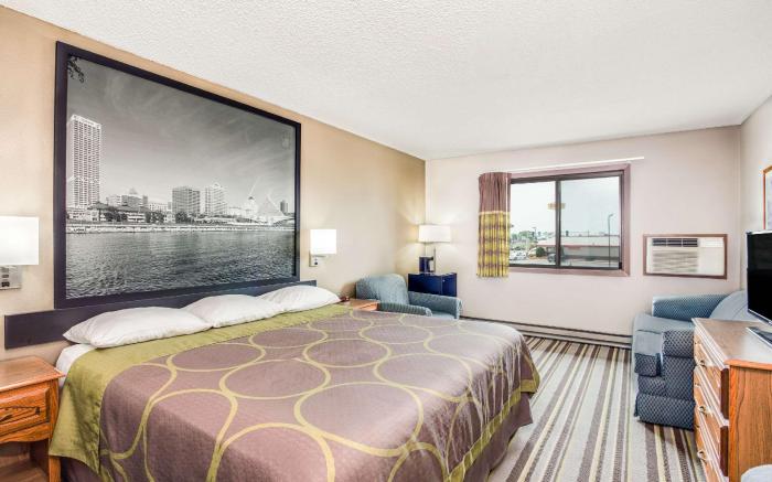 Super 8 By Wyndham Green Bay Near Stadium