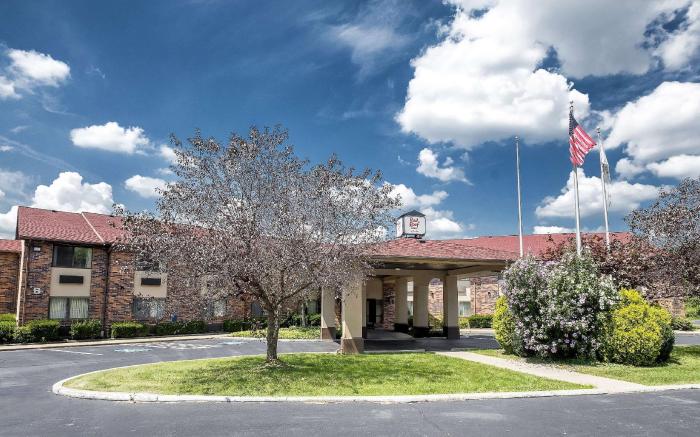Red Roof Inn & Suites Hermitage