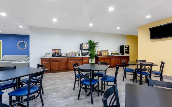 Days Inn by Wyndham Hampton Near Coliseum Convention Center