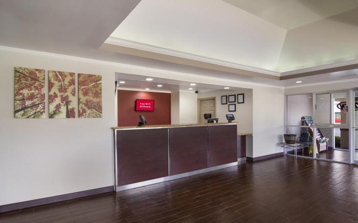 Red Roof Inn & Suites Brunswick I-95