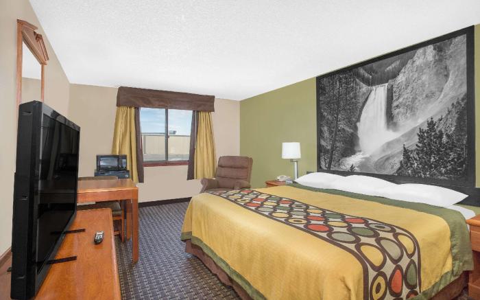 Super 8 By Wyndham Riverton