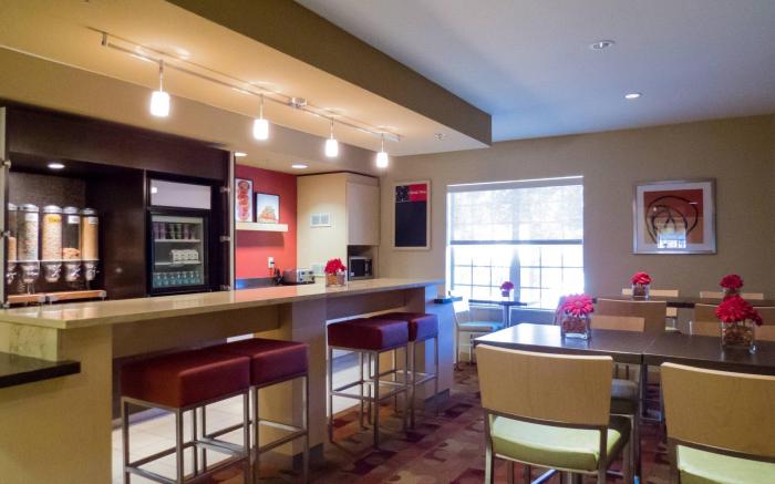Alluxsuites at 1876, Ascend Hotel Collection