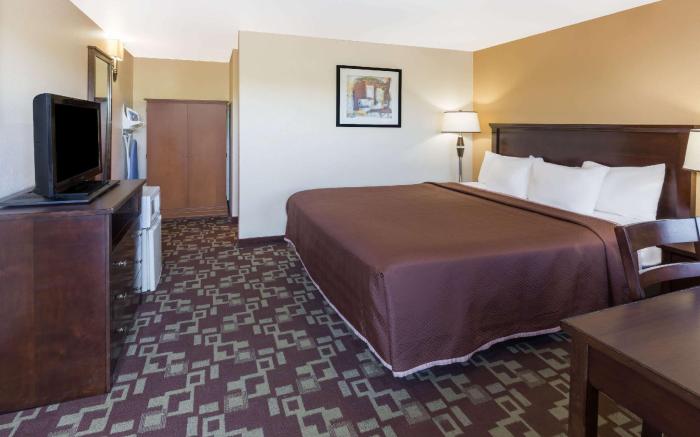 Travelodge by Wyndham Newport